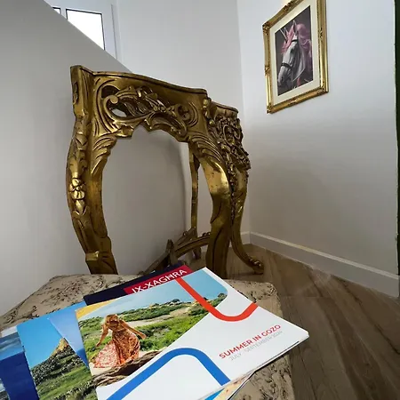 דירה Modern Loft Steps From The