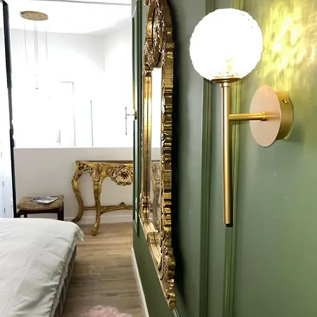 דירה Modern Loft Steps From The *